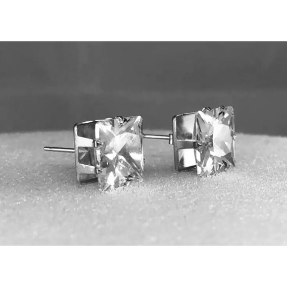 Hypoallergenic Stainless Cubic Zirconia Earrings 8mm NEW - Picture 5 of 10
